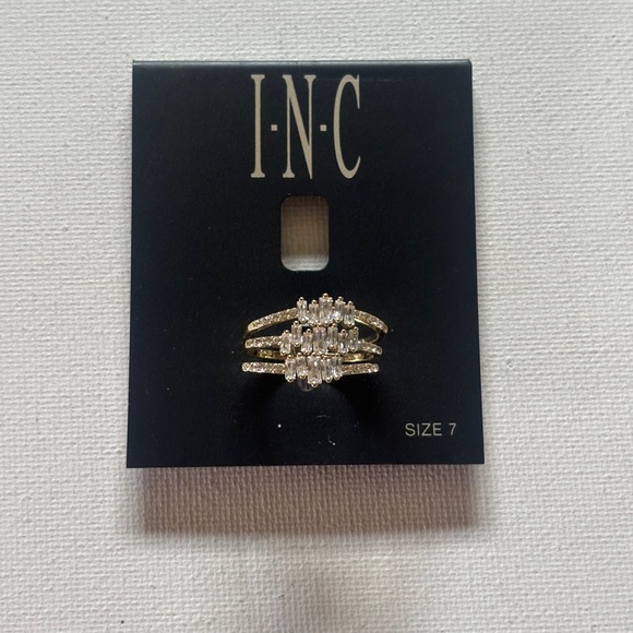 INC International Concepts Gold & Silver Tone Ring w/ Crystal Accents  Size 7 - Picture 3 of 3